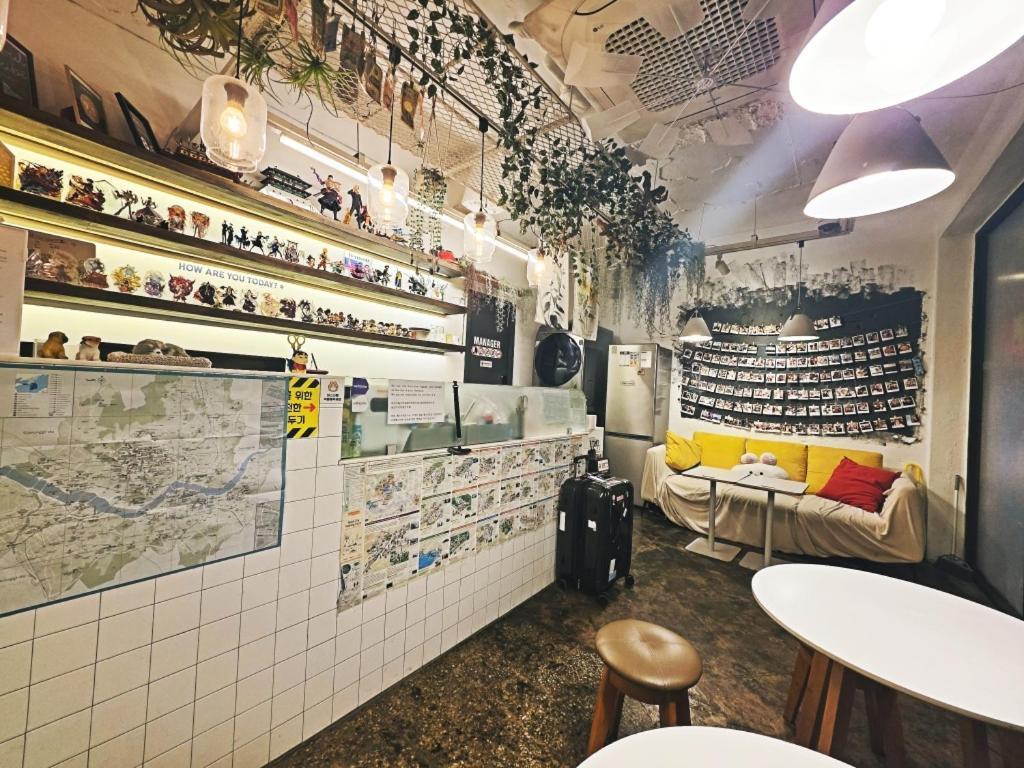Seoul Cube Itaewon Hostel Bagian luar foto