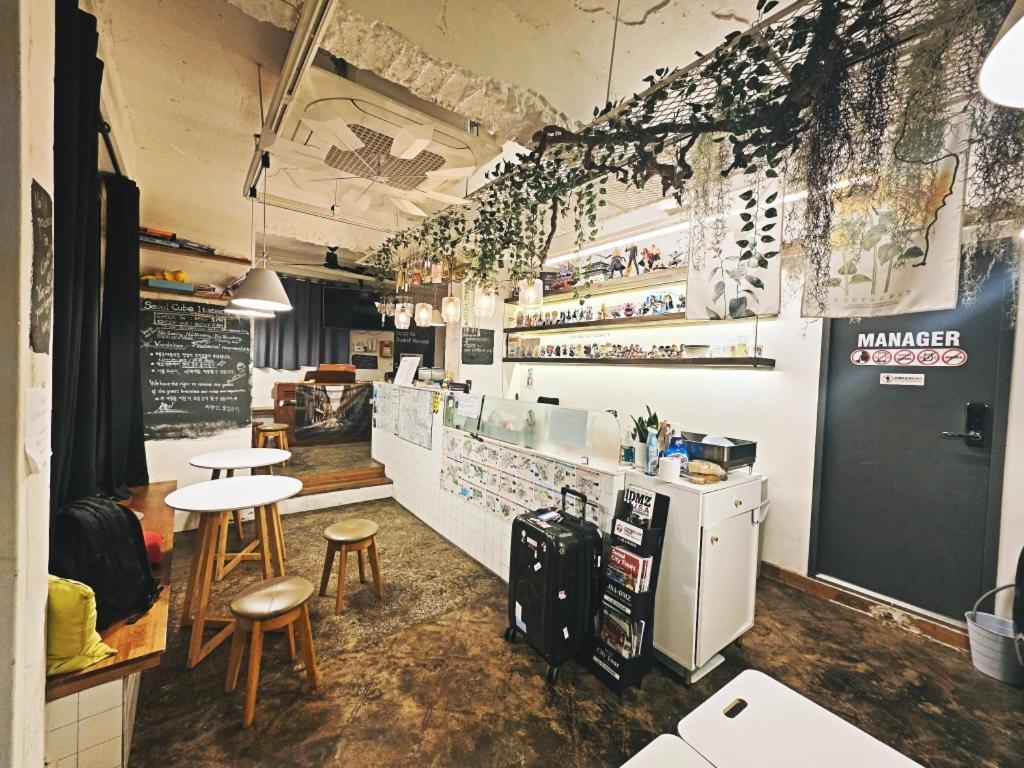 Seoul Cube Itaewon Hostel Bagian luar foto